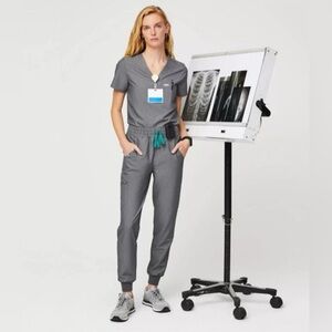 FIGS Women’s High Waisted Zamora Jogger Scrub Pants Graphite Gray MT Medium Tall
